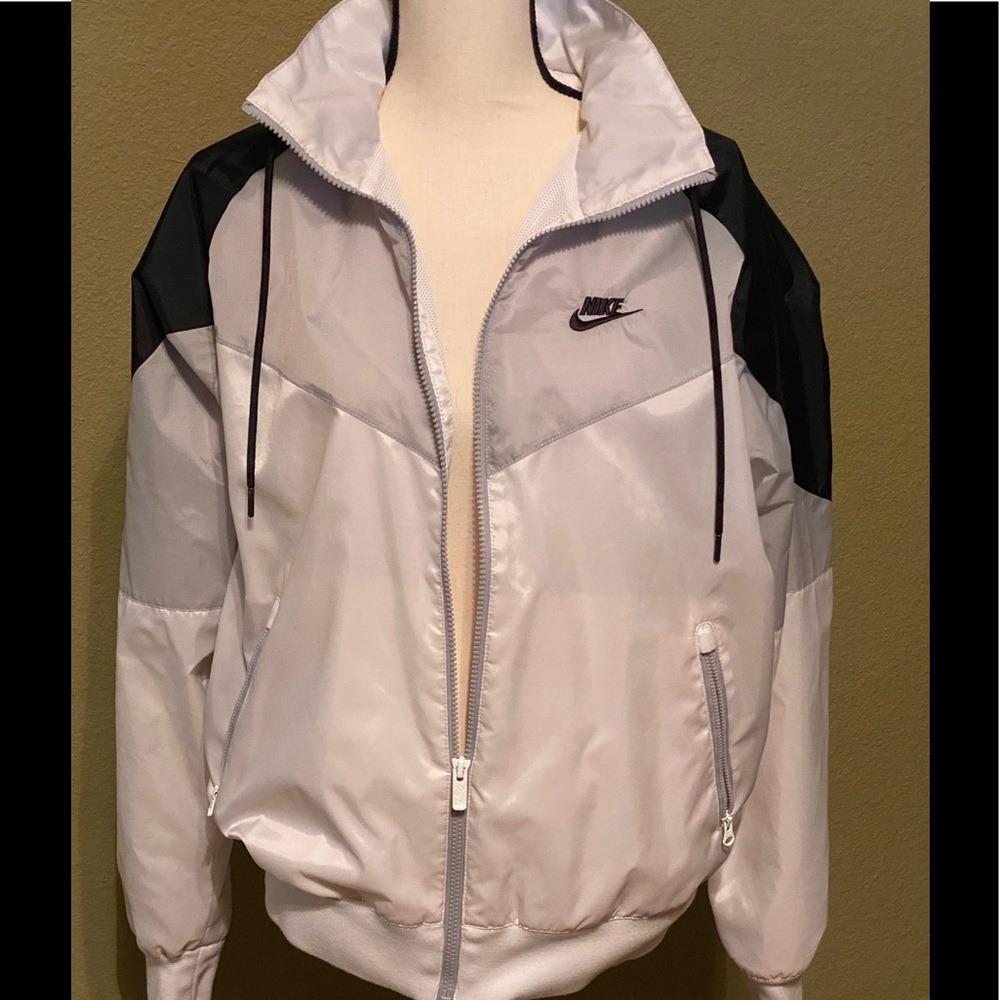 Men’s Nike Windbreaker Hooded Jacket